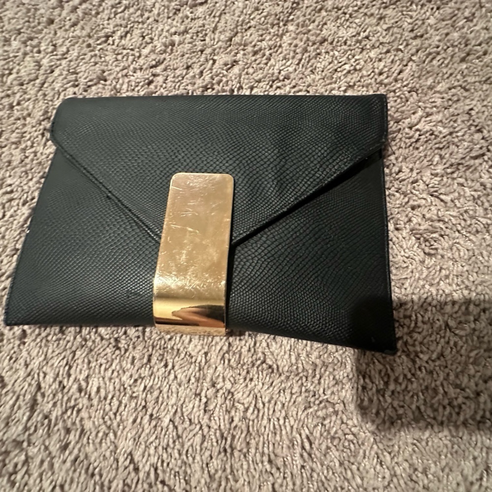 Black and Gold clutch. - Picture 2 of 4
